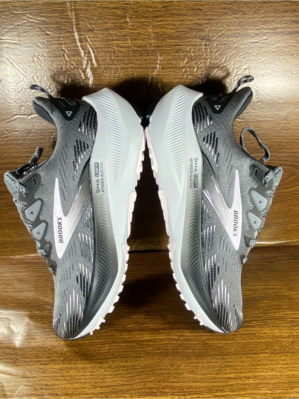 Brooks ghost Trail women’s shoe size 8.5 - Picture 7 of 11